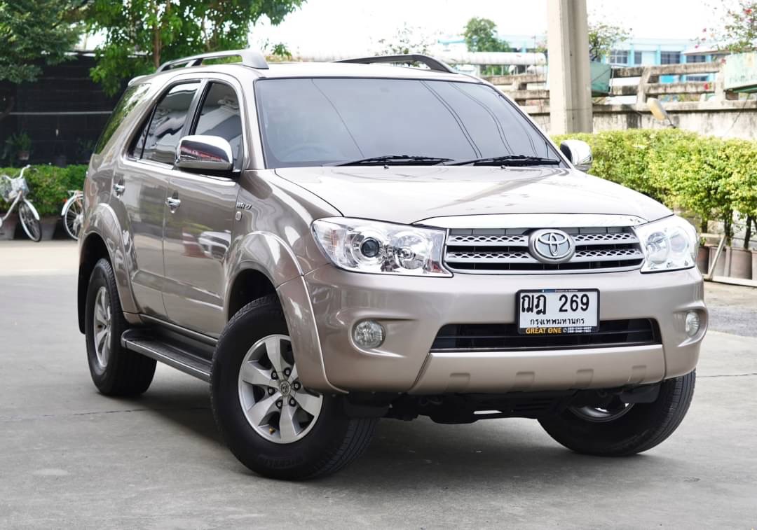 2008 Toyota Fortuner ไมเนอร์เชนจ์ 1 สีทอง