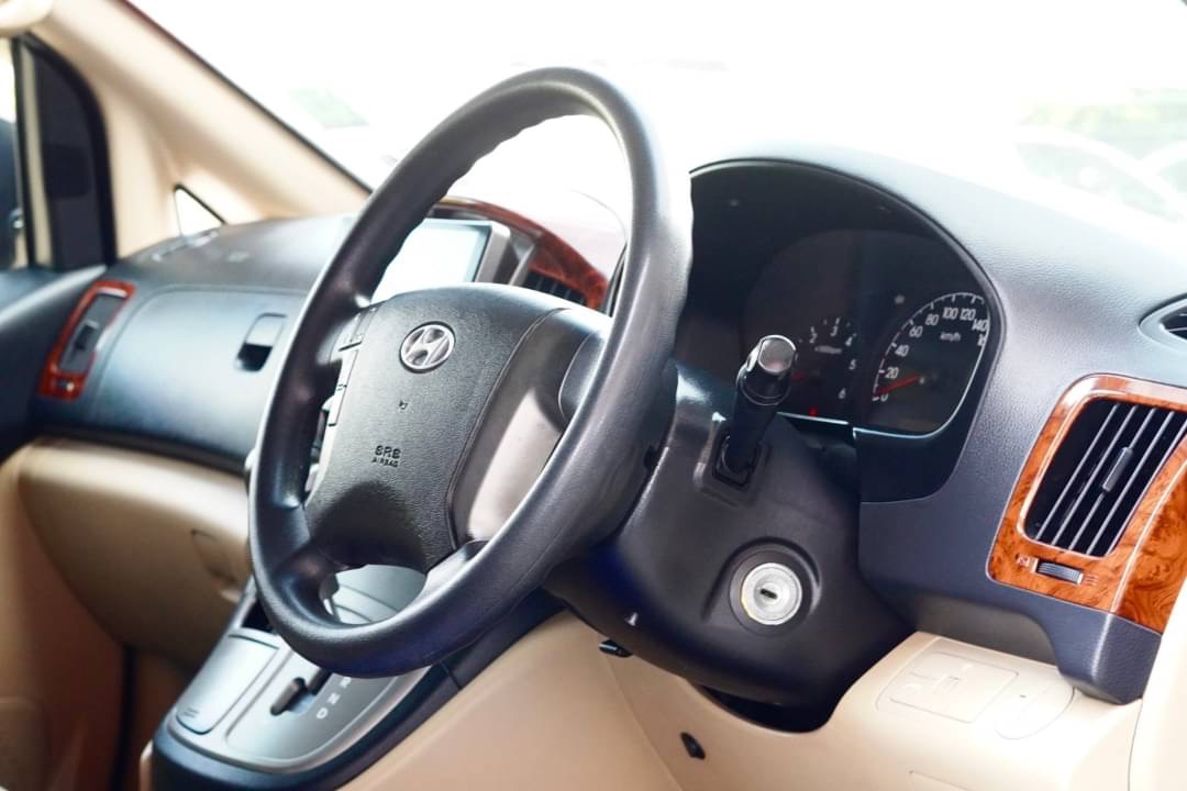 2012 Hyundai H-1 สีดำ (รูปที่ 5)