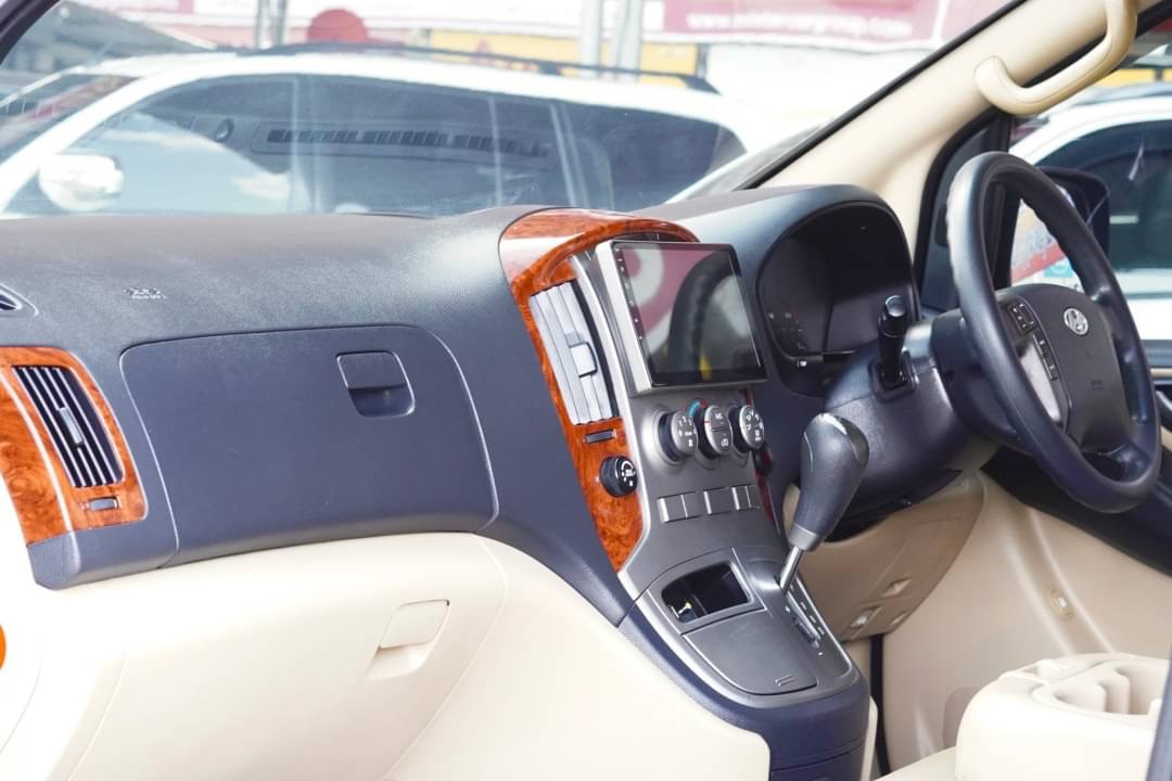 2012 Hyundai H-1 สีดำ (รูปที่ 11)