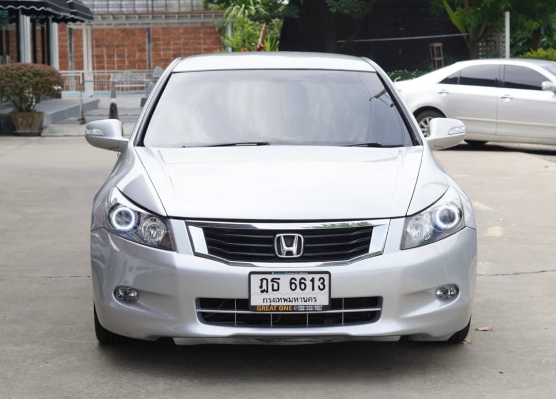 2010 Honda Accord Gen 8 สีเงิน