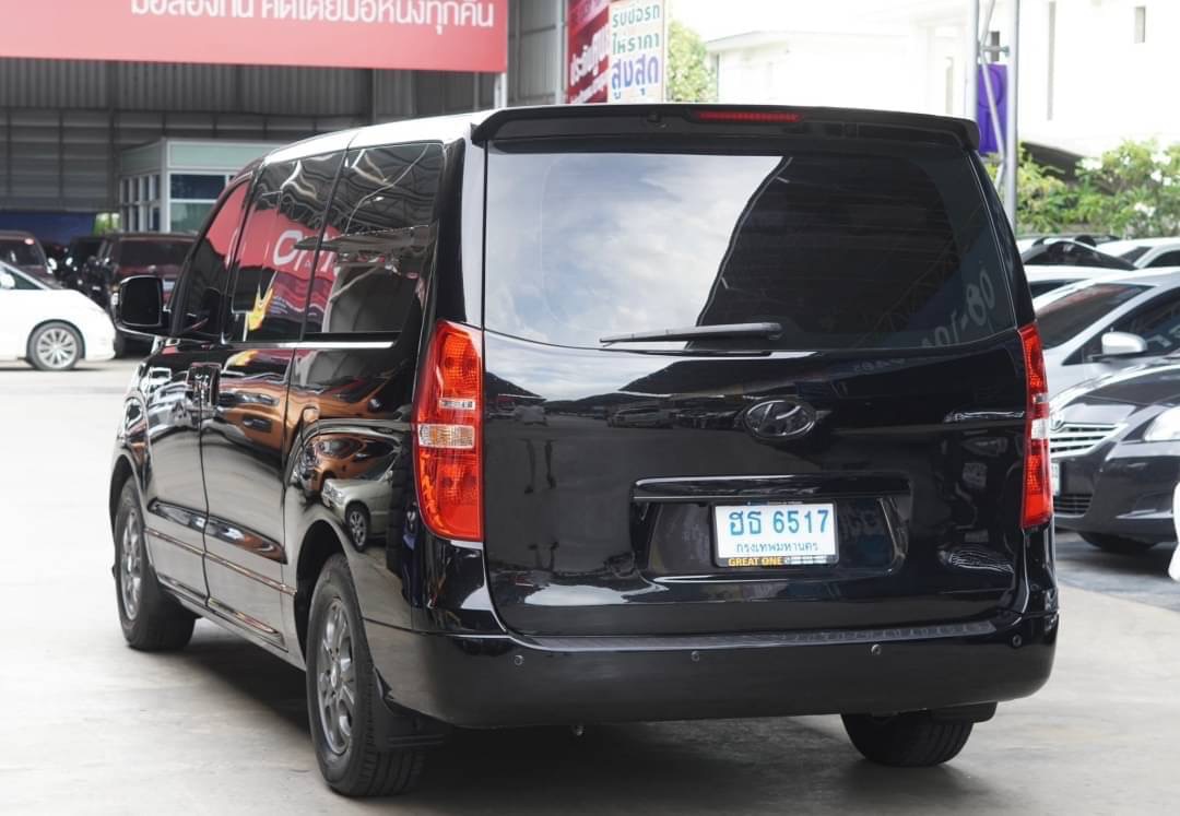 2010 Hyundai H-1 สีดำ