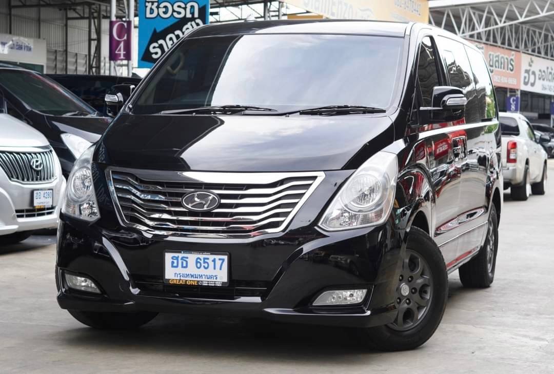 2010 Hyundai H-1 สีดำ