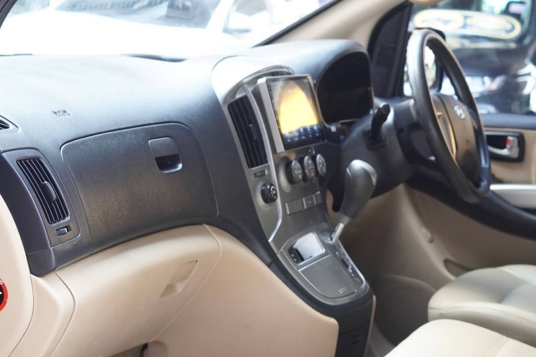 2010 Hyundai H-1 สีดำ (รูปที่ 11)