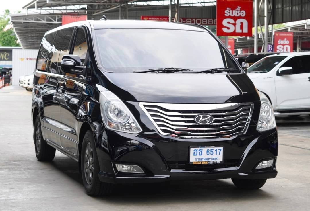 2010 Hyundai H-1 สีดำ