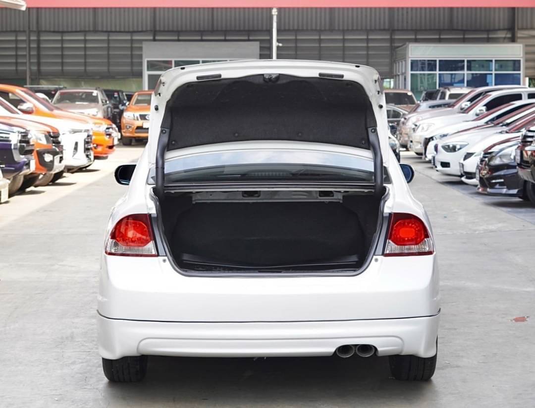 2011 Honda Civic FD สีขาว (รูปที่ 10)