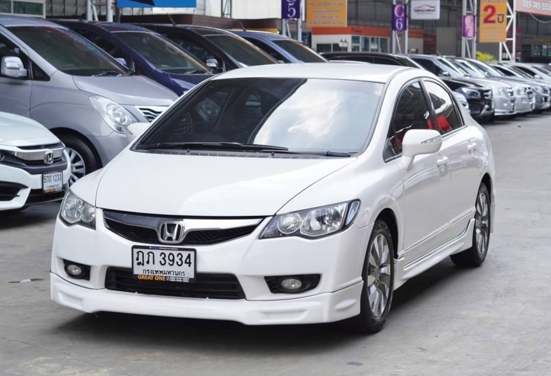 2011 Honda Civic FD สีขาว (รูปที่ 2)
