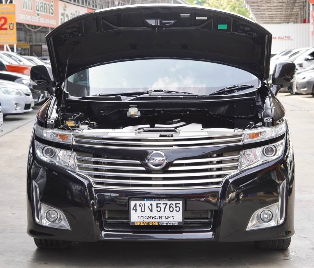 2012 Nissan Elgrand สีดำ