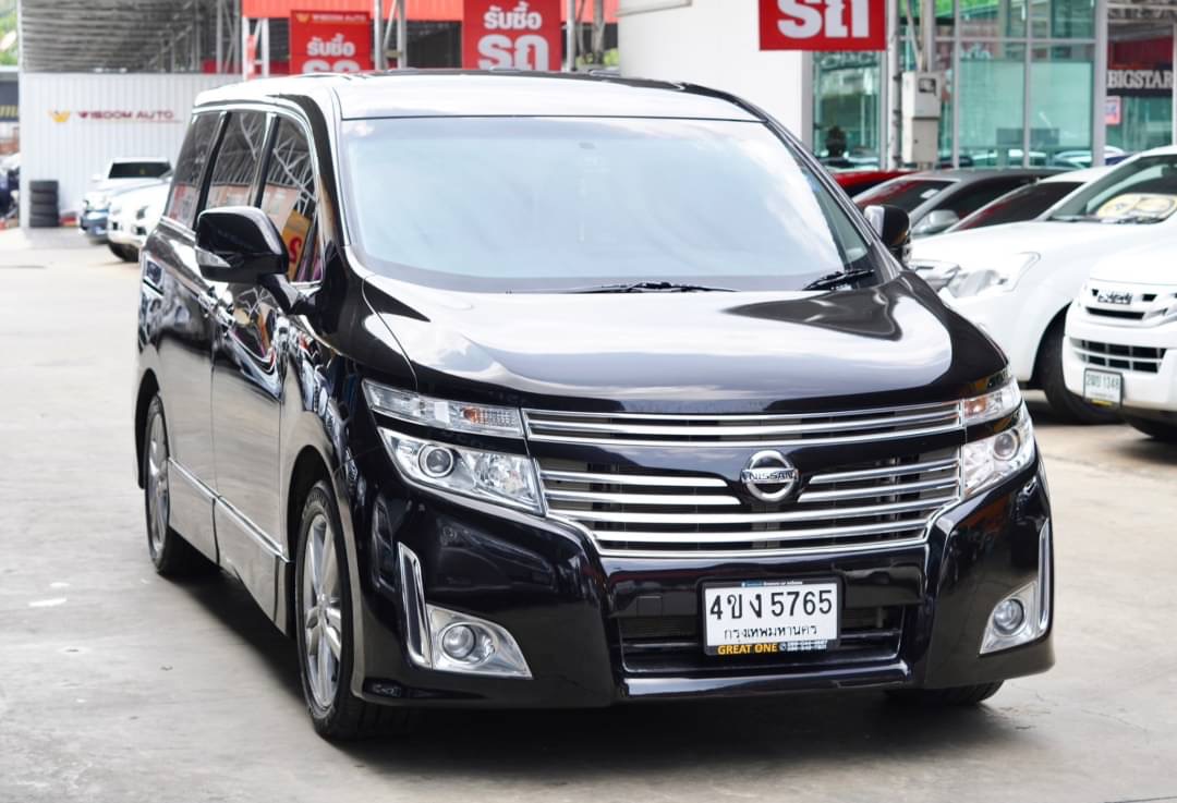 2012 Nissan Elgrand สีดำ