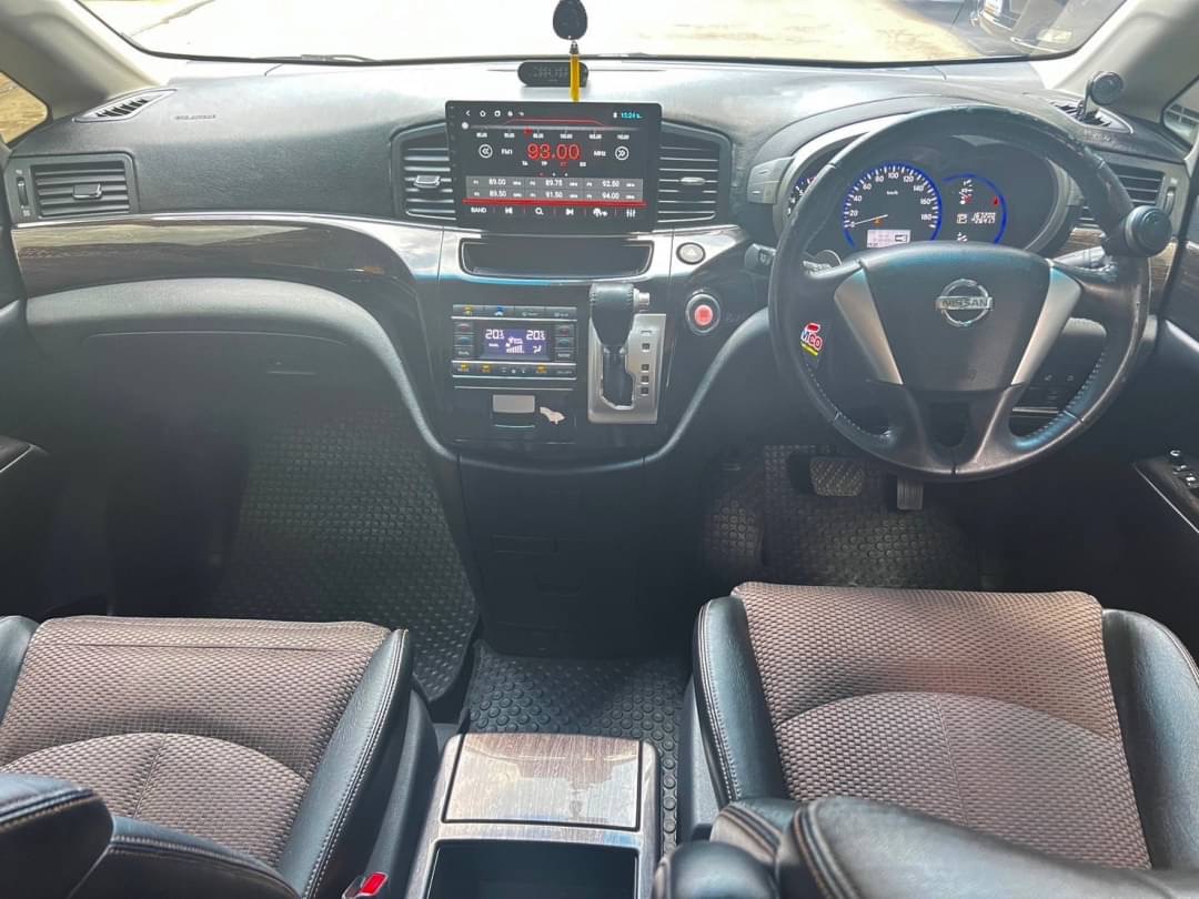2012 Nissan Elgrand สีดำ (รูปที่ 13)