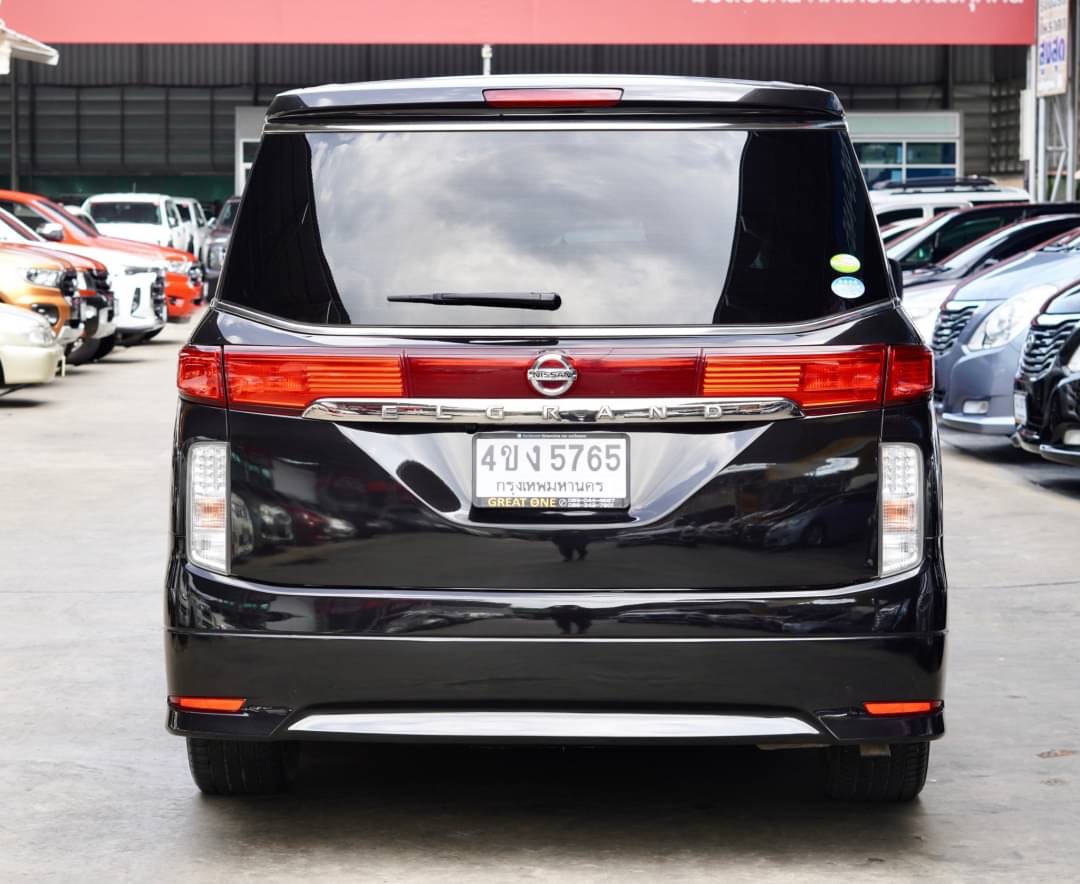 2012 Nissan Elgrand สีดำ (รูปที่ 9)
