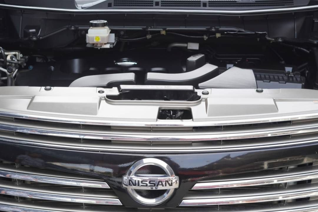 2012 Nissan Elgrand สีดำ (รูปที่ 11)