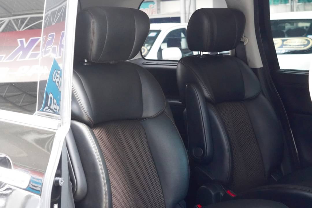 2012 Nissan Elgrand สีดำ (รูปที่ 19)