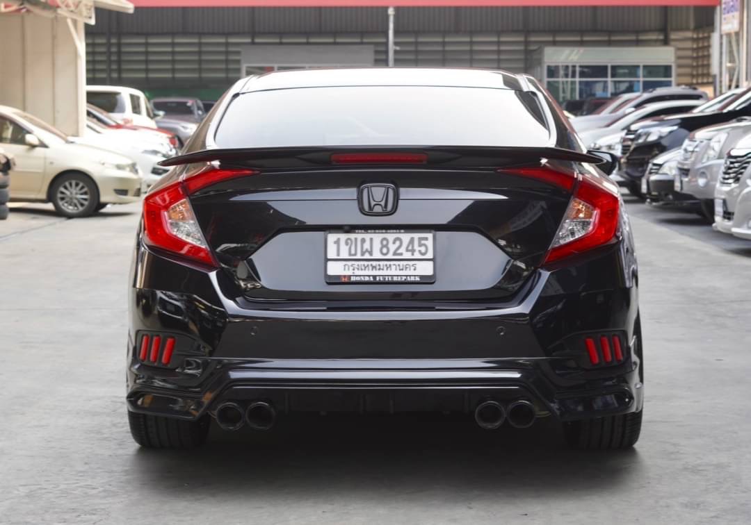 2016 Honda Civic Sedan สีดำ (รูปที่ 2)
