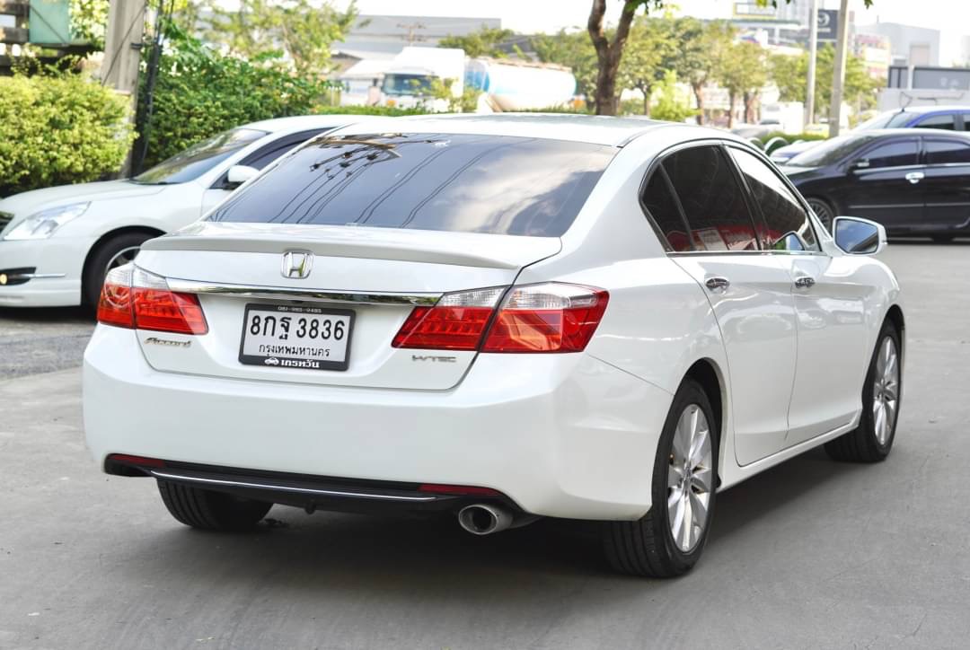 2015 Honda Accord สีขาว (รูปที่ 7)