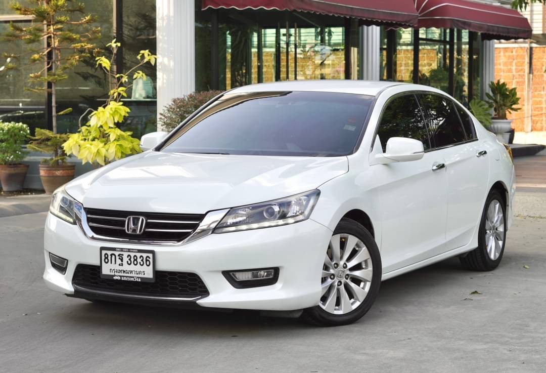 2015 Honda Accord สีขาว