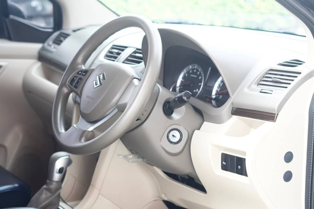 2017 Suzuki Ertiga สีดำ (รูปที่ 13)
