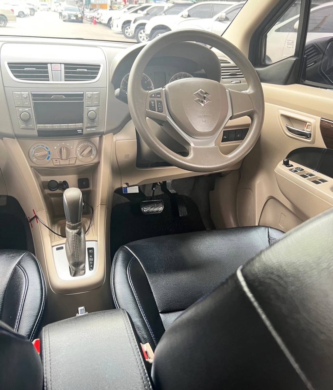 2017 Suzuki Ertiga สีดำ (รูปที่ 15)