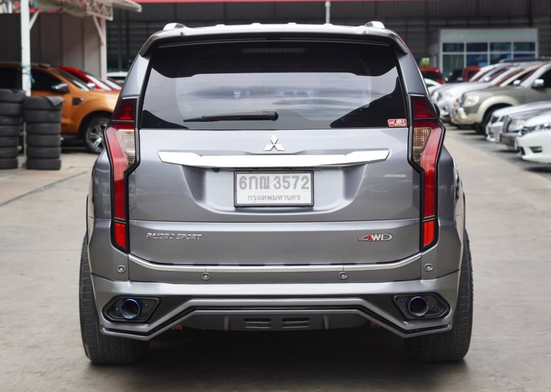 2017 Mitsubishi Pajero Sport สีเงิน (รูปที่ 5)