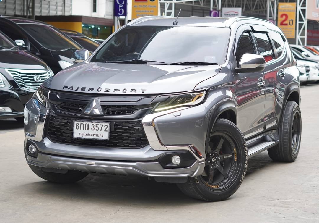 2017 Mitsubishi Pajero Sport สีเงิน