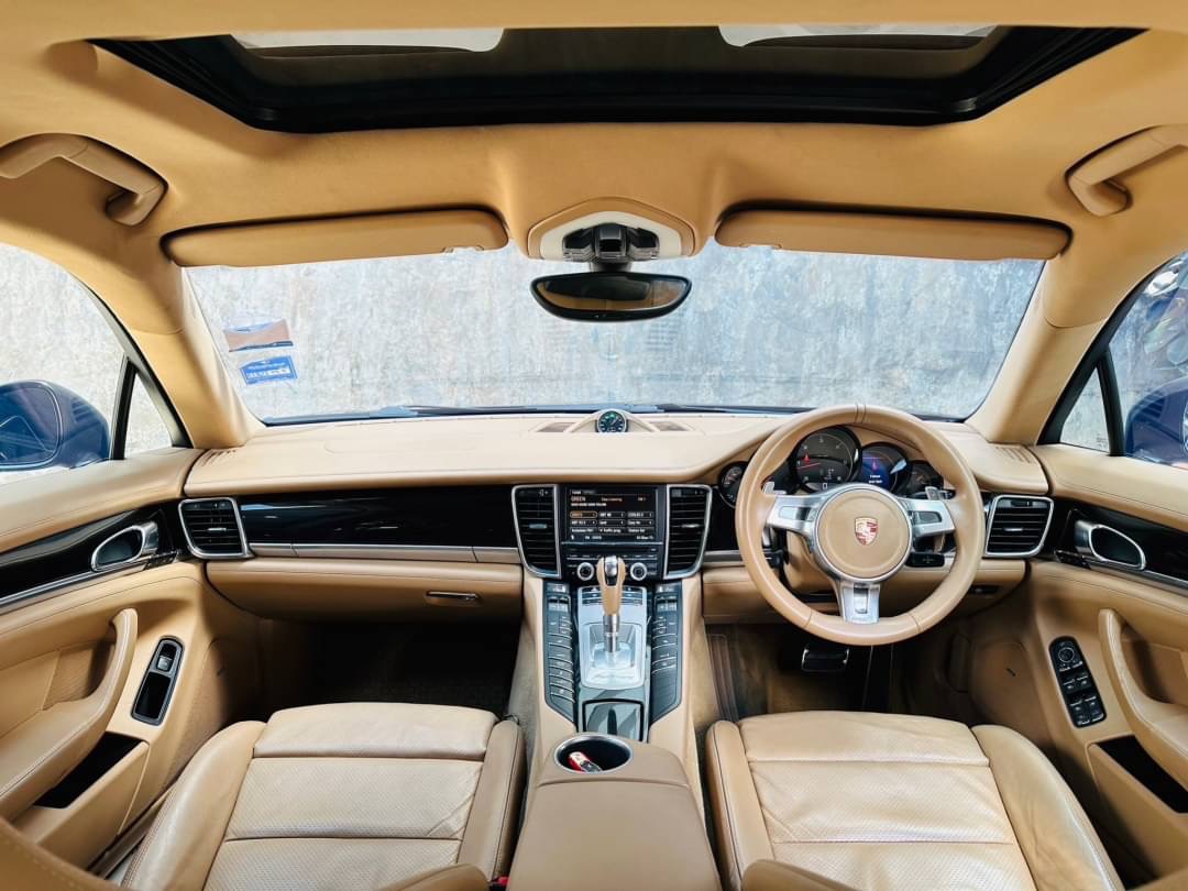 2012 Porsche Panamera สีดำ (รูปที่ 11)