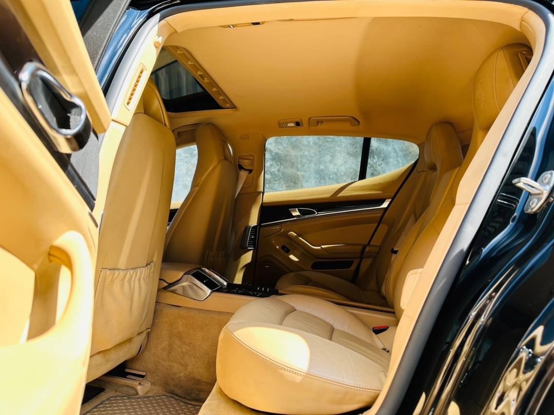 2012 Porsche Panamera สีดำ (รูปที่ 16)