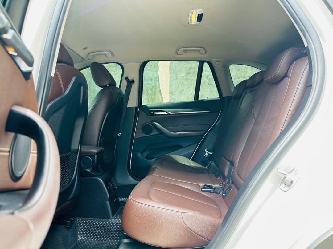 2019 BMW X1 F48 สีขาว (รูปที่ 14)
