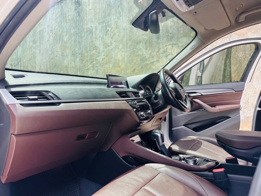 2019 BMW X1 F48 สีขาว (รูปที่ 16)