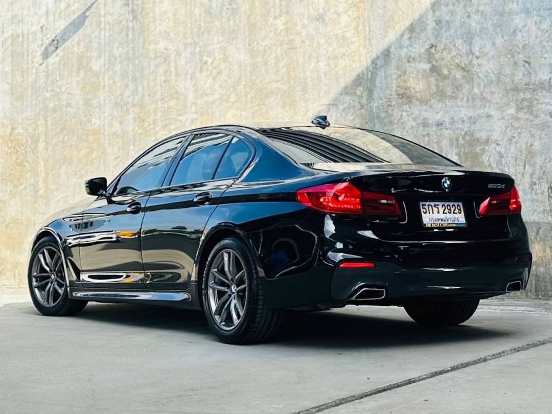 2018 BMW 5 Series G30 520d สีดำ (รูปที่ 6)