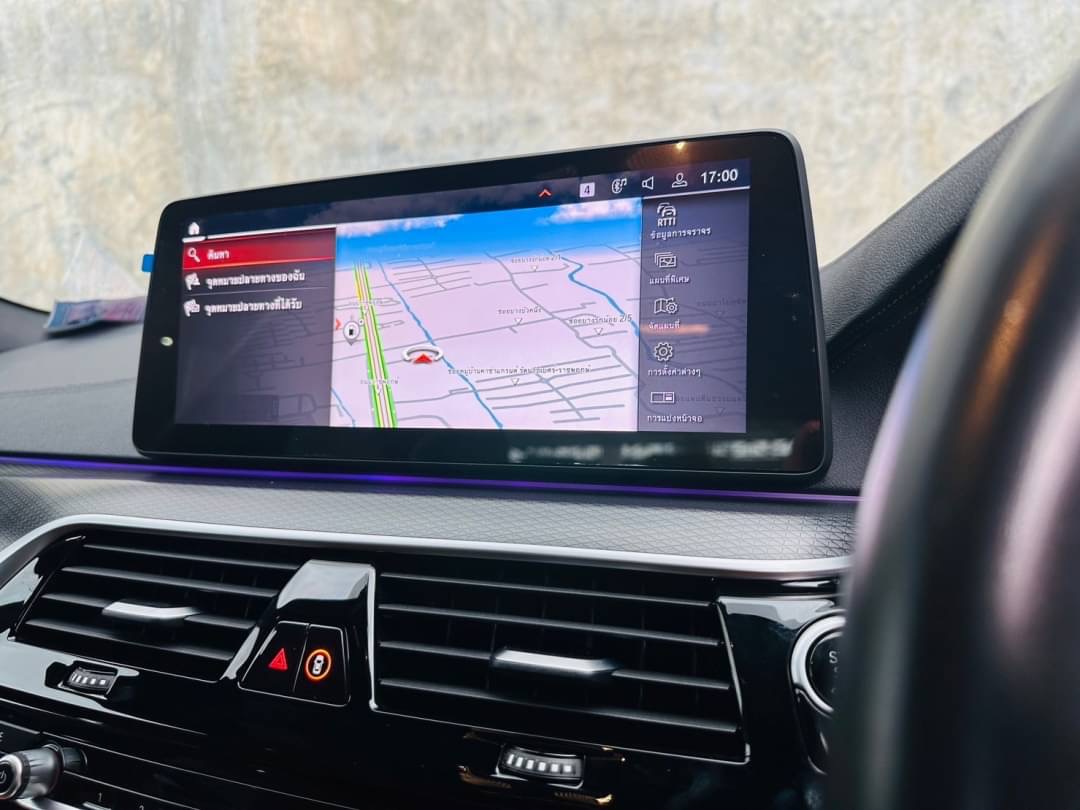 2021 BMW 5 Series G30 520d สีขาว (รูปที่ 16)