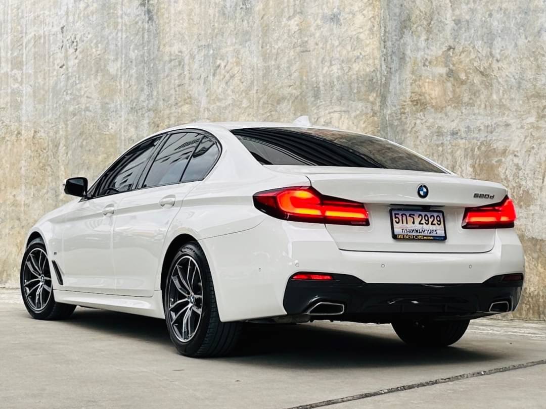 2021 BMW 5 Series G30 520d สีขาว (รูปที่ 5)