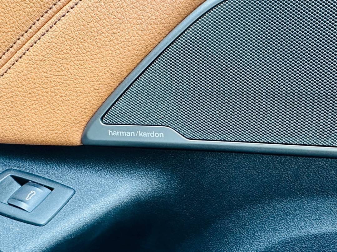2021 BMW 5 Series G30 520d สีขาว (รูปที่ 12)