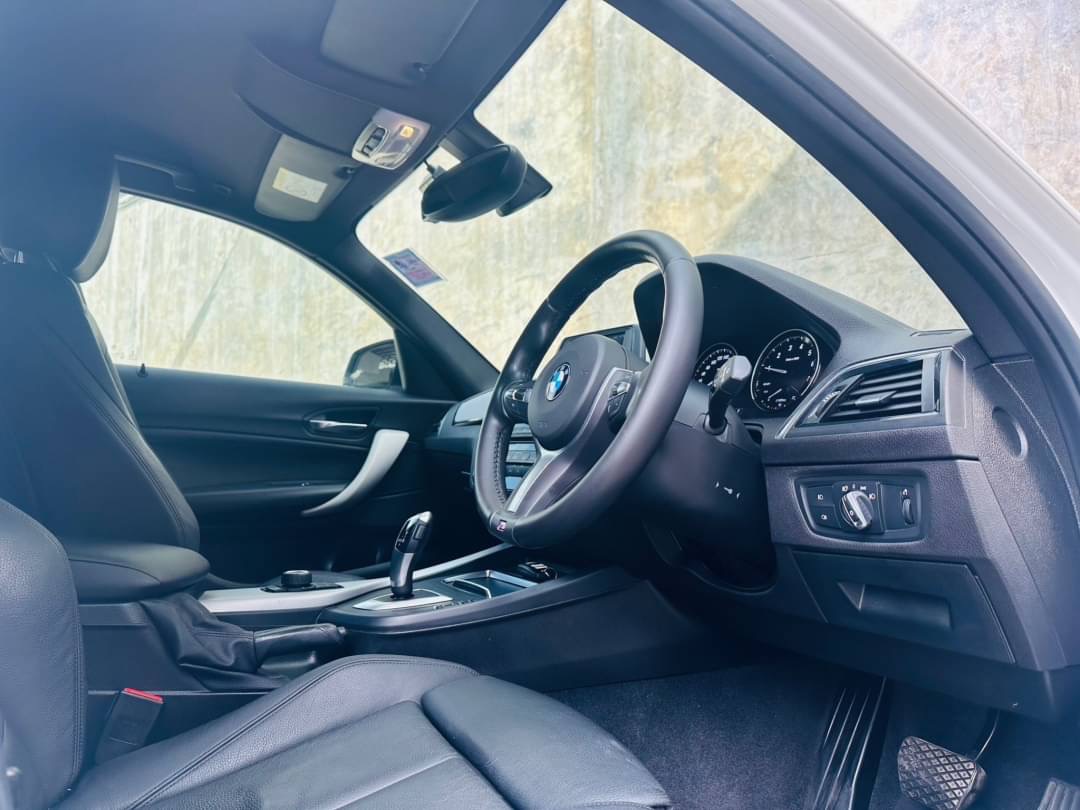 2018 BMW 118i M-Sport M-Performance F20 LCI สีขาว (รูปที่ 8)