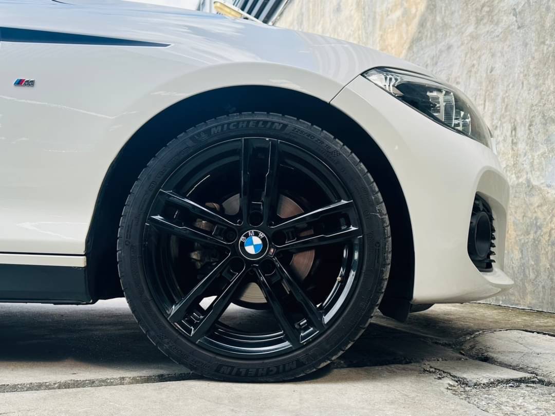 2018 BMW 118i M-Sport M-Performance F20 LCI สีขาว (รูปที่ 9)