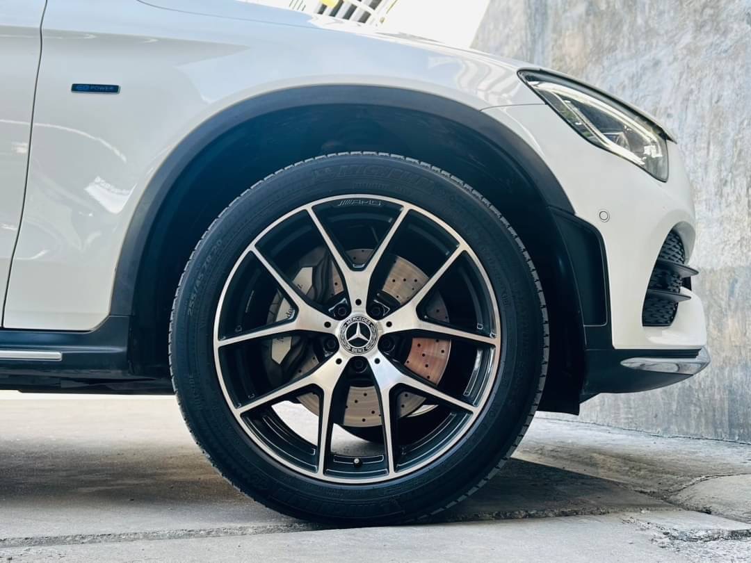 2020 Mercedes-Benz 300e AMG DYNAMIC โฉม W253 สีขาว (รูปที่ 4)