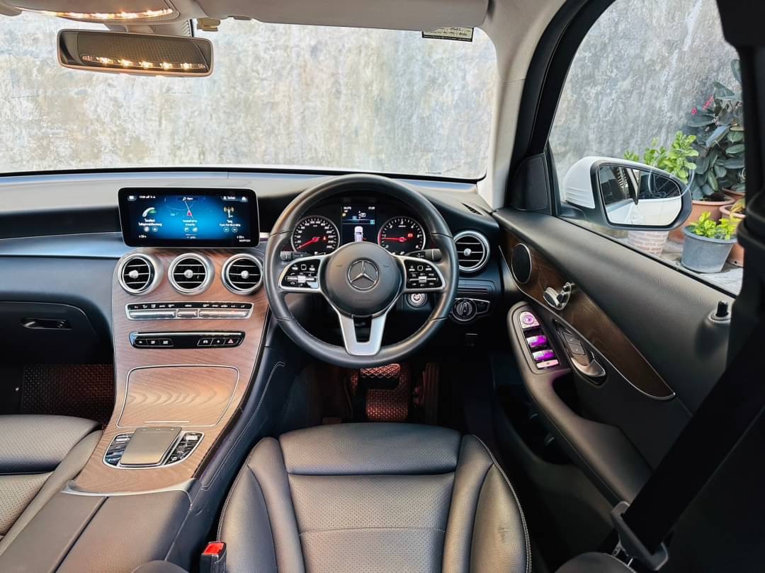 2020 Mercedes-Benz GLC-Class GLC 220 d AMG สีขาว (รูปที่ 16)