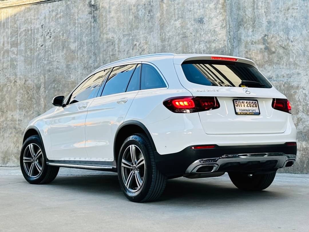 2020 Mercedes-Benz GLC-Class GLC 220 d AMG สีขาว (รูปที่ 5)