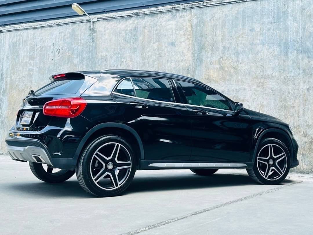 2017 Mercedes-Benz GLA-Class GLA250 สีดำ