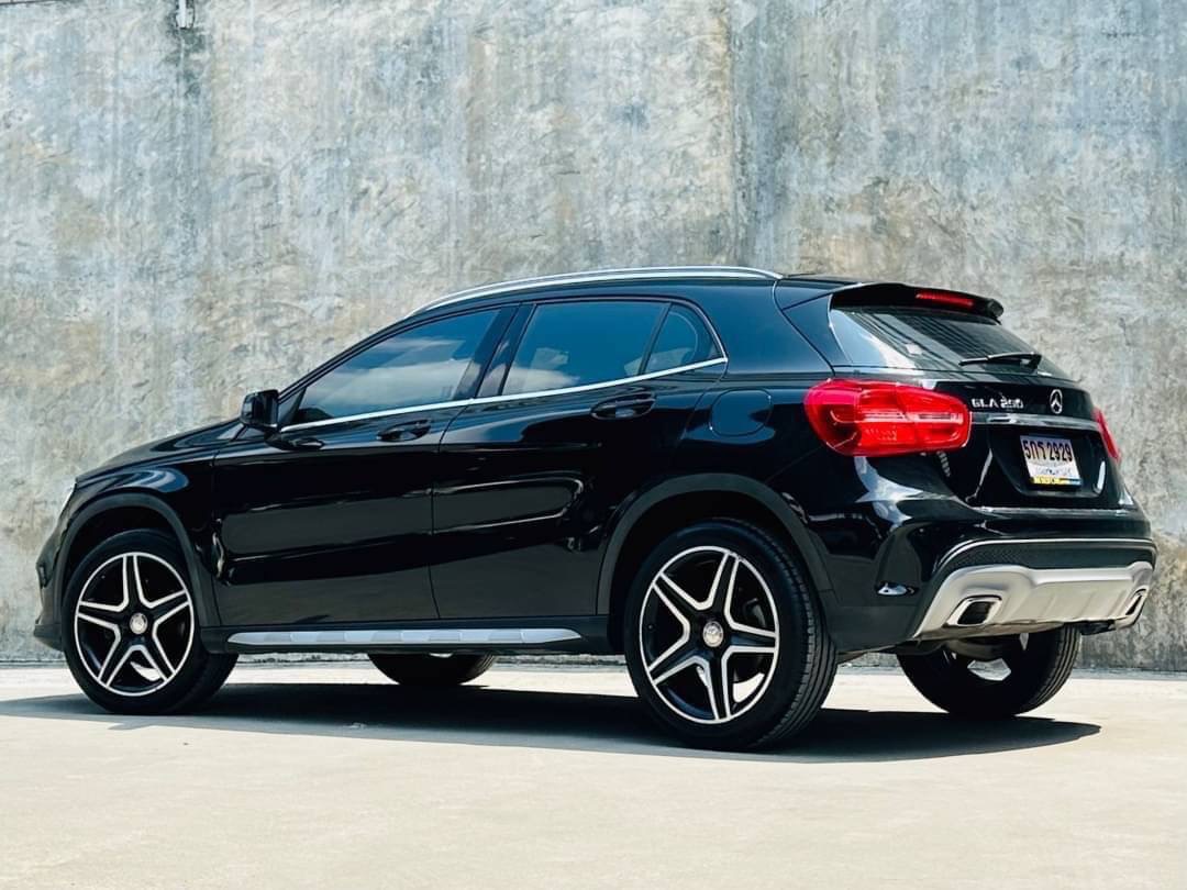2017 Mercedes-Benz GLA-Class GLA250 สีดำ (รูปที่ 6)