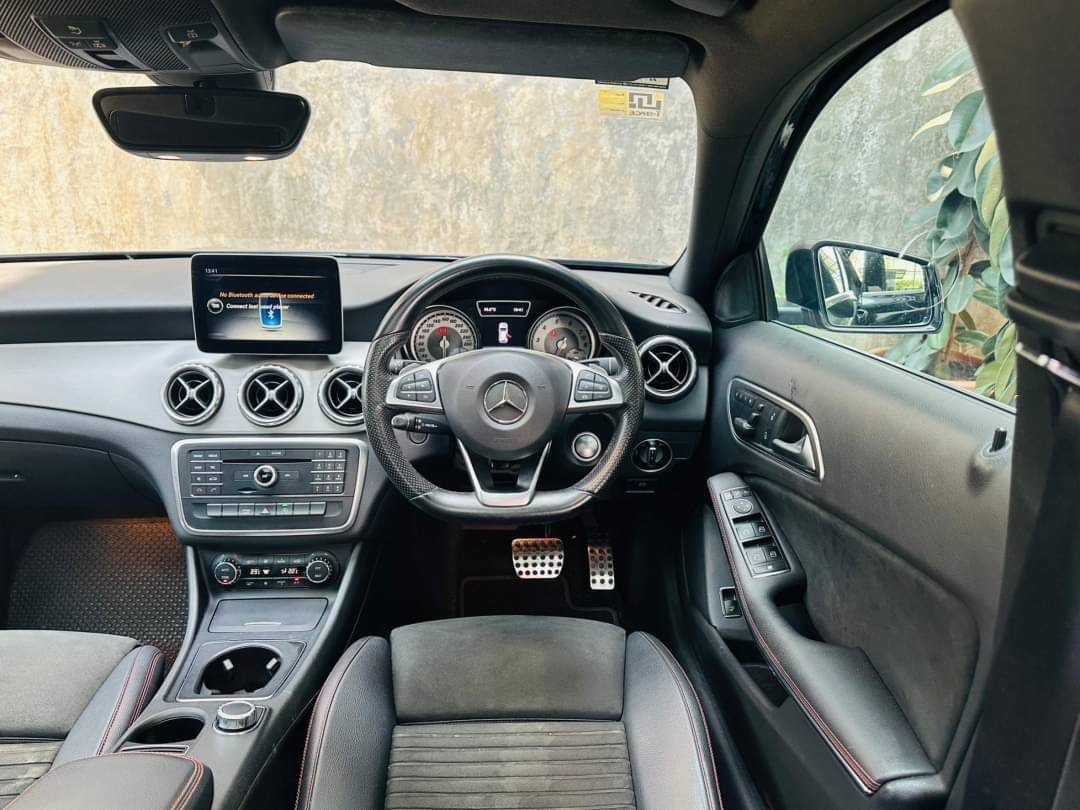 2017 Mercedes-Benz GLA-Class GLA250 สีดำ (รูปที่ 10)