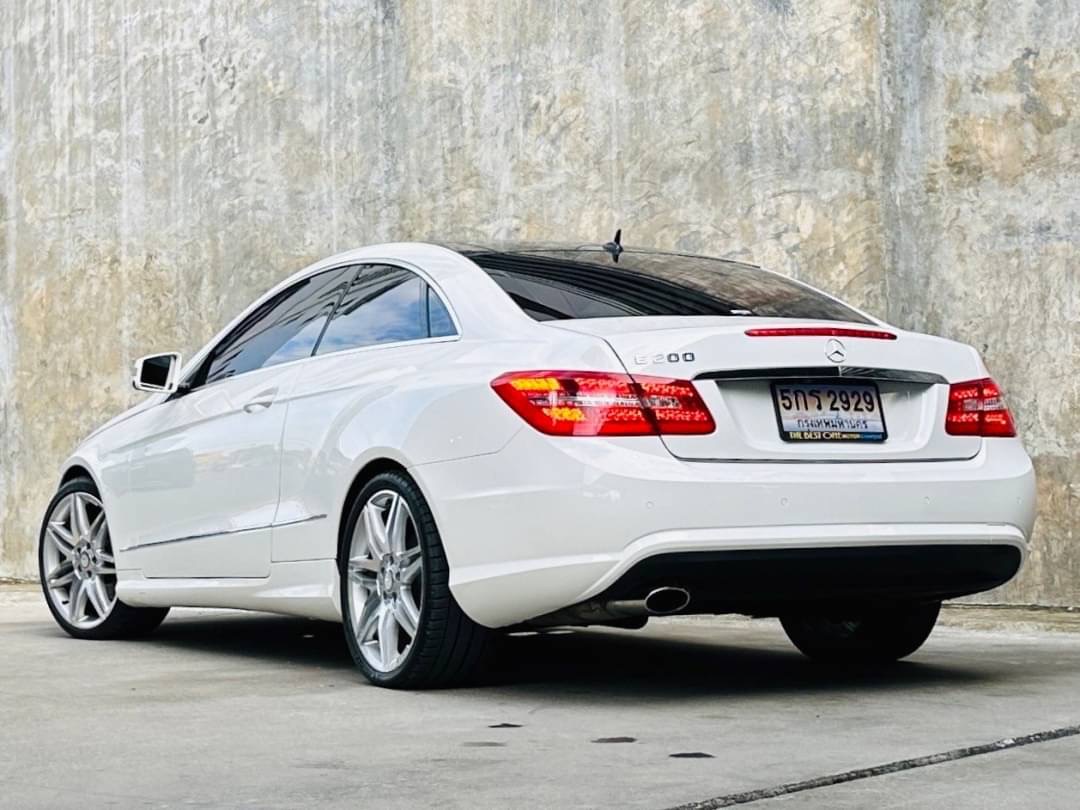 2013 Mercedes-Benz E-Class Coupe E200 สีขาว (รูปที่ 6)