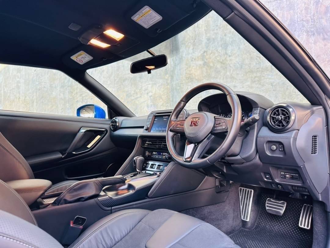 2022 Nissan GT-R (R35) สีน้ำเงิน (รูปที่ 12)