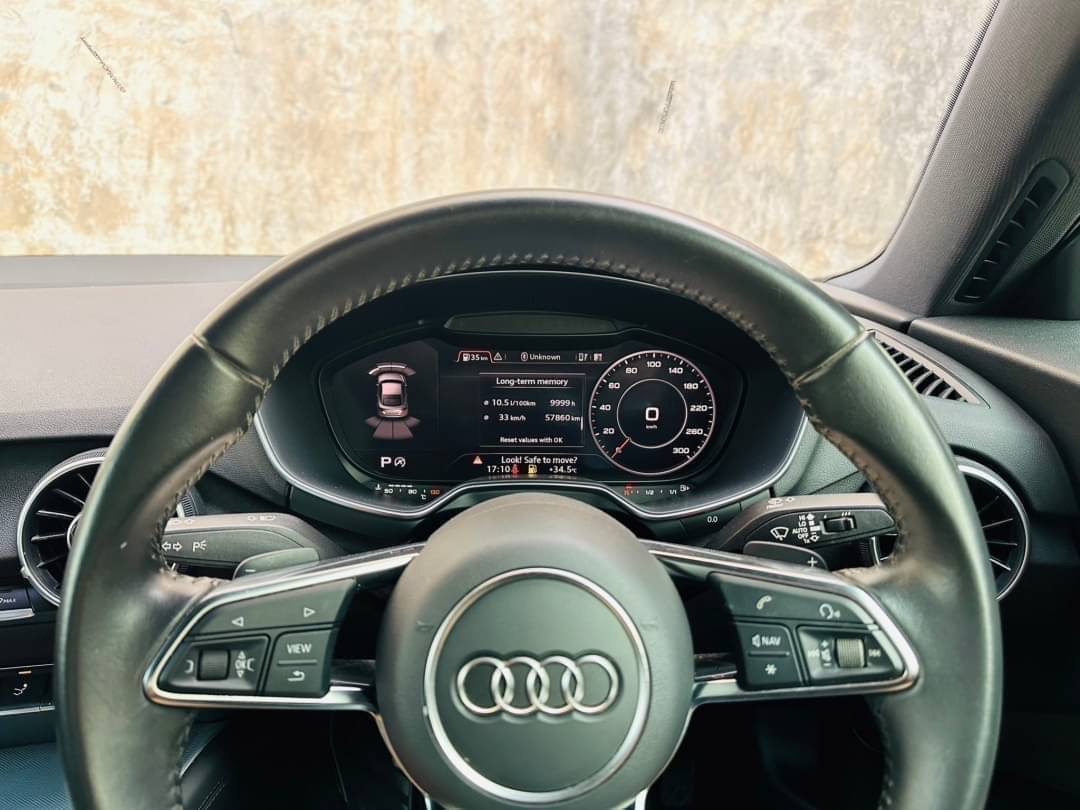 2020 Audi TT สีเทา (รูปที่ 9)
