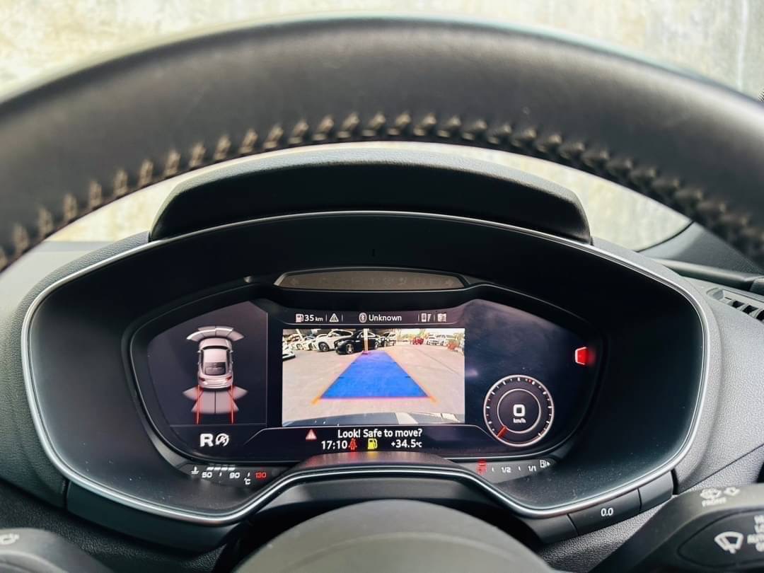 2020 Audi TT สีเทา (รูปที่ 8)