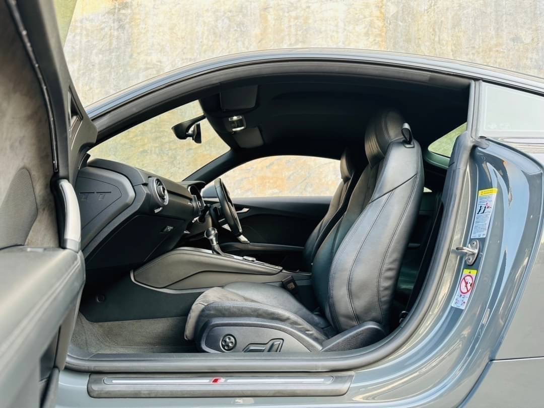 2020 Audi TT สีเทา (รูปที่ 10)