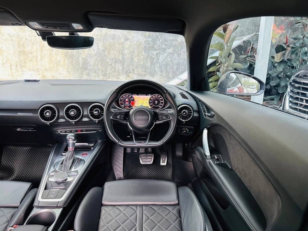 2018 Audi TT สีแดง (รูปที่ 13)