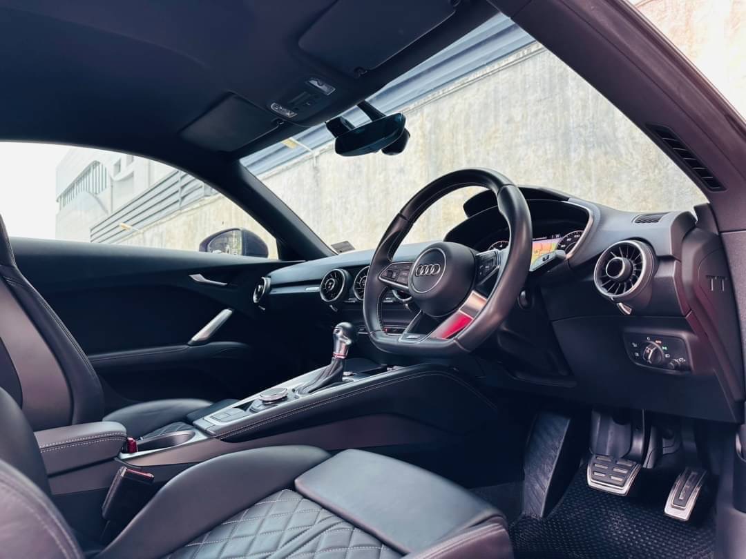 2018 Audi TT สีแดง (รูปที่ 9)