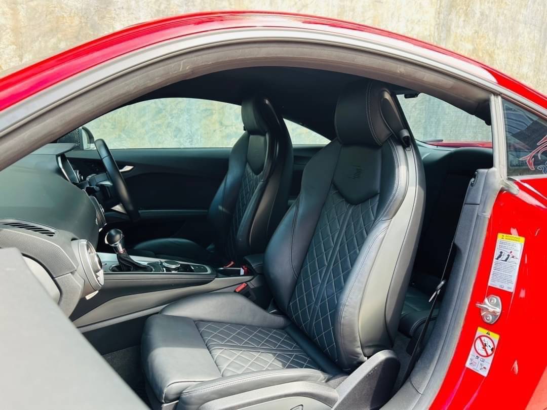 2018 Audi TT สีแดง (รูปที่ 15)
