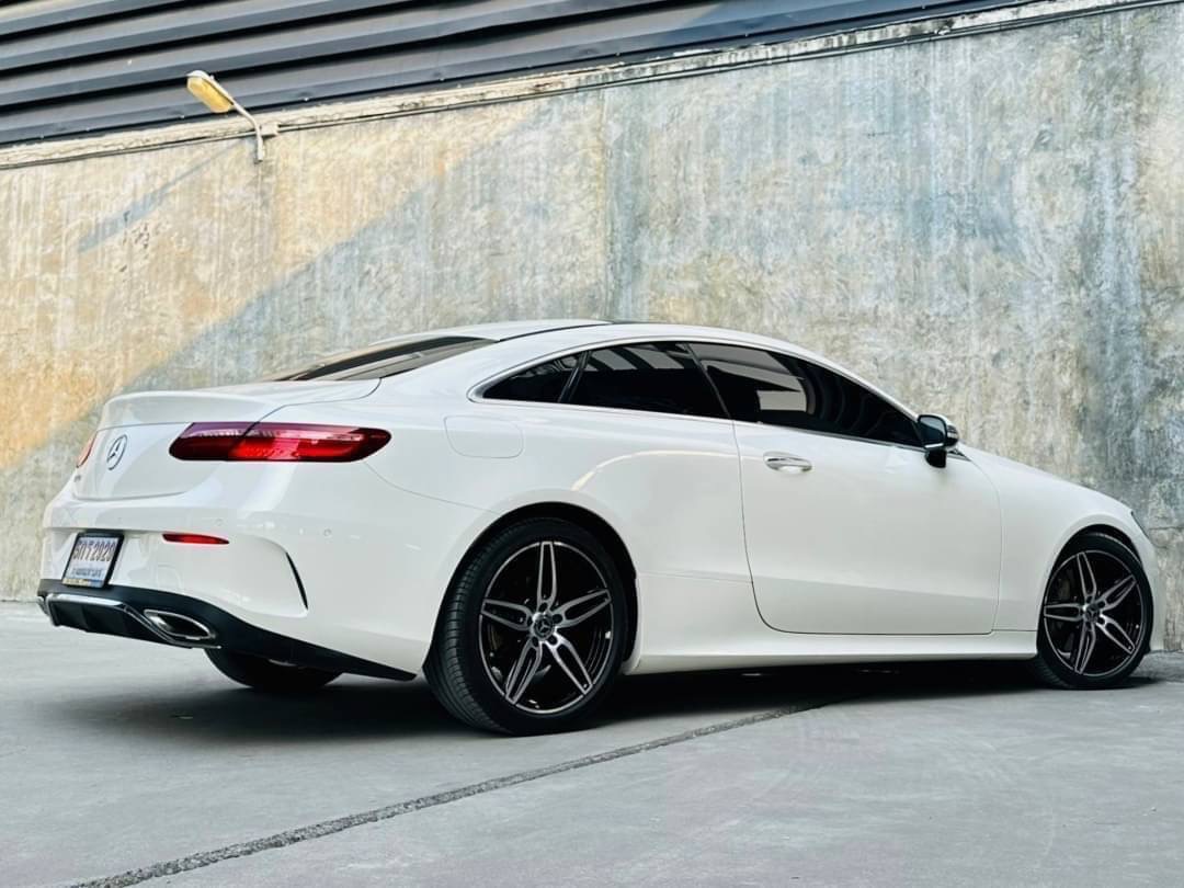 2018 Mercedes-Benz E-Class W213 E300e AMG สีขาว (รูปที่ 7)