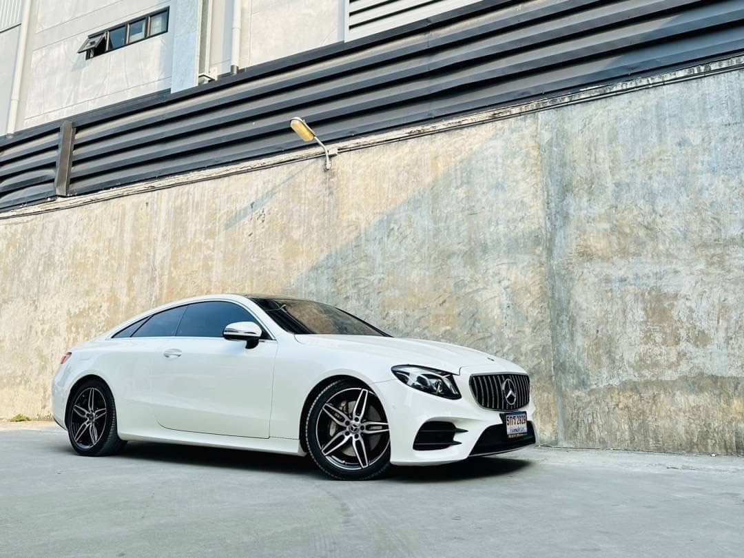 2018 Mercedes-Benz E-Class W213 E300e AMG สีขาว (รูปที่ 3)