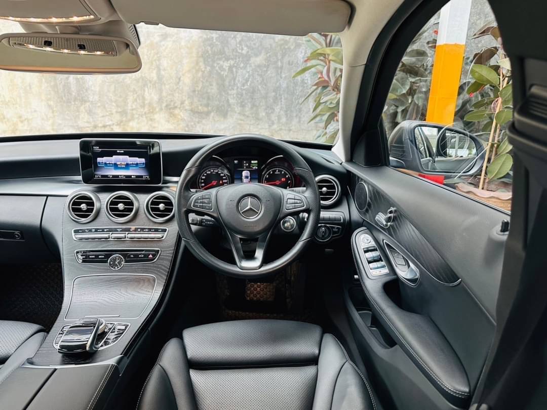2018 Mercedes-Benz C-Class C 350 e AMG สีเทา (รูปที่ 15)